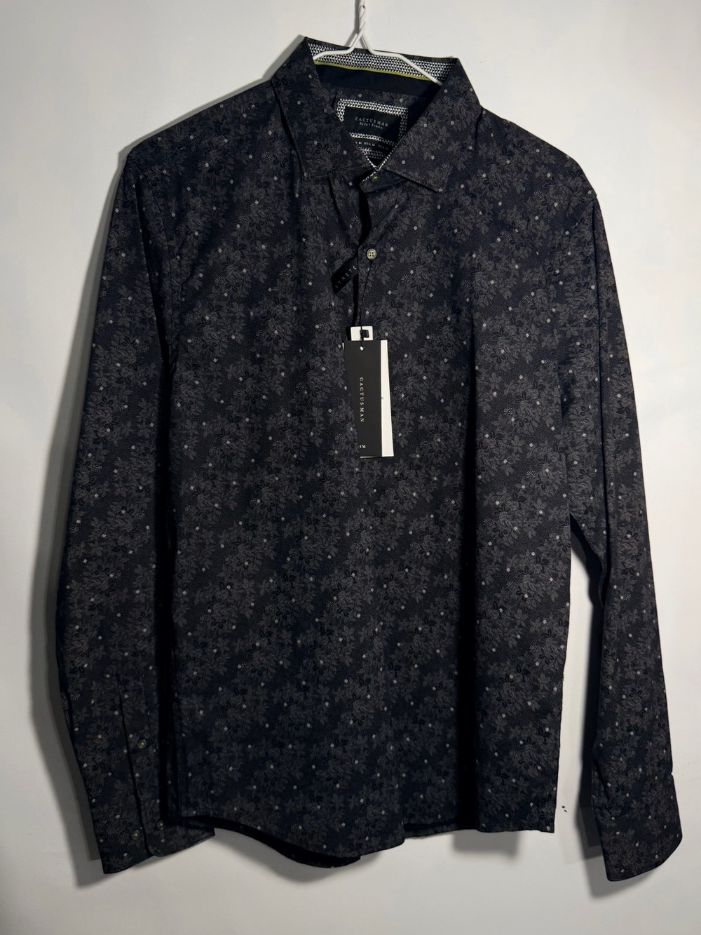 Cutter & Buck Men's Black Floral Long-Sleeve Button-Down Shirt